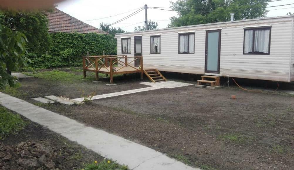 Apartamento Kupai Apartman Tiszaújváros Exterior foto