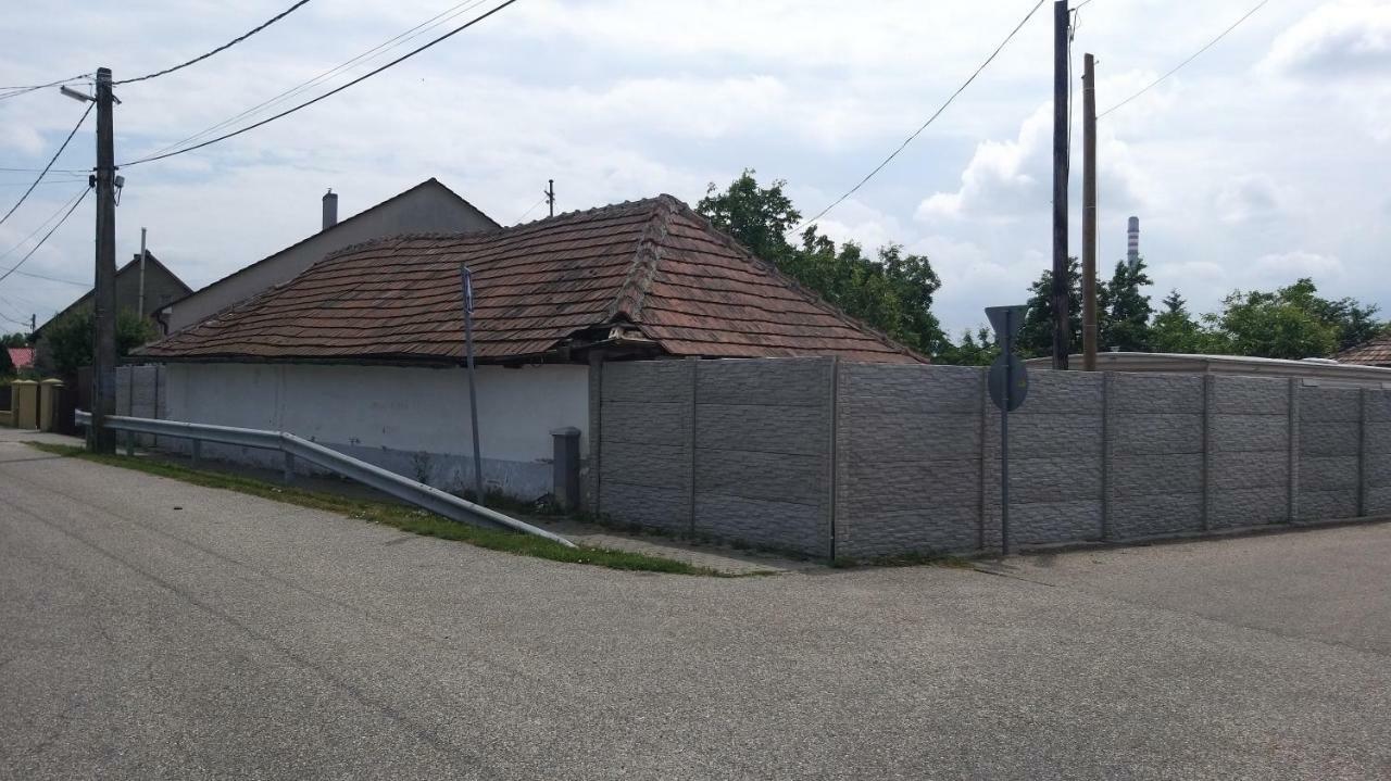 Apartamento Kupai Apartman Tiszaújváros Exterior foto